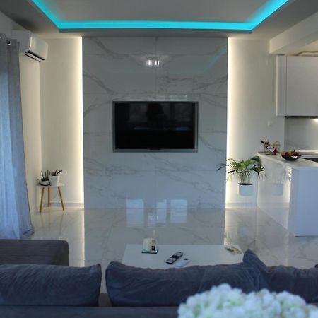 شقة Riviera Penthouse PalaiónTsiflíkion المظهر الخارجي الصورة