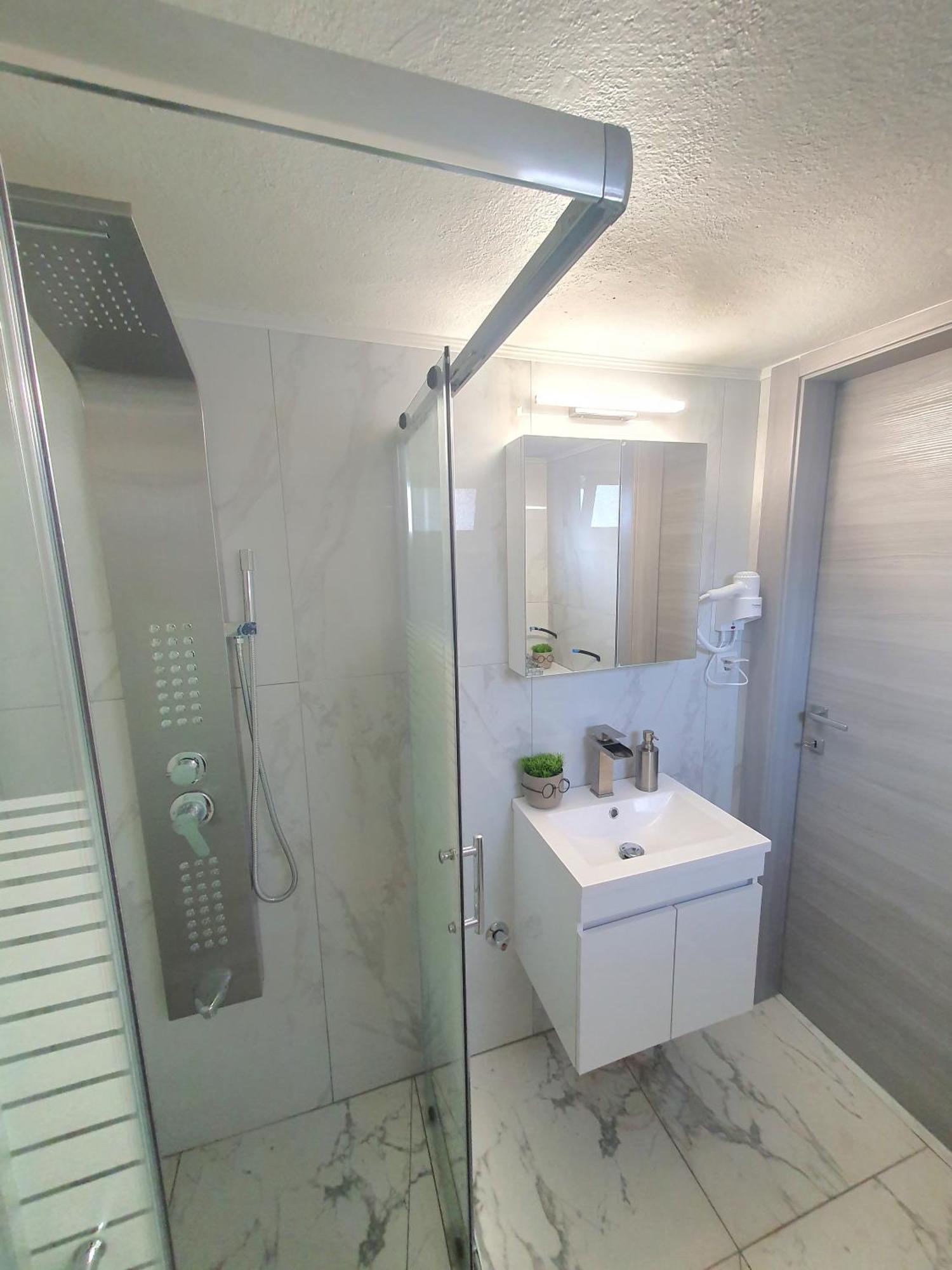 شقة Riviera Penthouse PalaiónTsiflíkion المظهر الخارجي الصورة