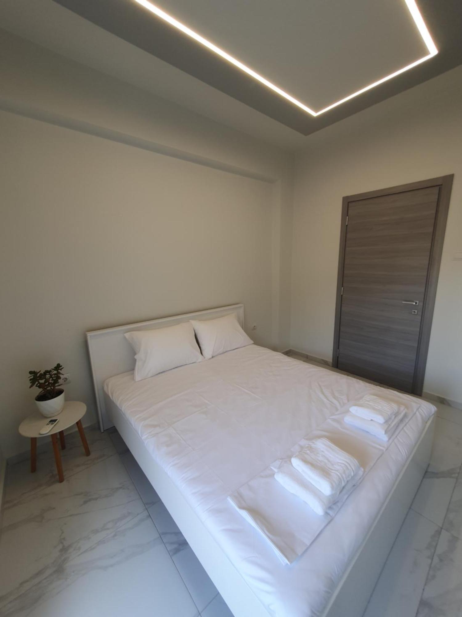 شقة Riviera Penthouse PalaiónTsiflíkion المظهر الخارجي الصورة